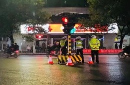 浅谈“移动式道路交通信号灯”的安全与效率