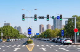 什么是智能信号灯，它如何帮助我不堵车？