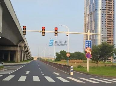 赛诺杰智能交通信号灯助力苏州市智慧交通升级，成效显著